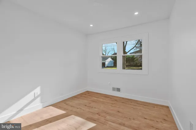 $5,500 | 6810 Weaver Avenue, McLean, VA 22101