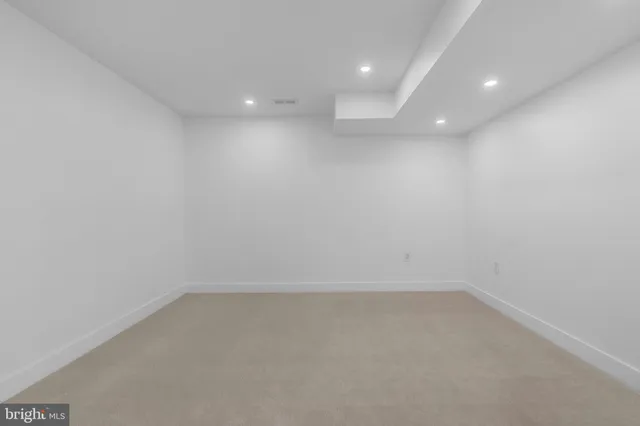 $5,500 | 6810 Weaver Avenue, McLean, VA 22101