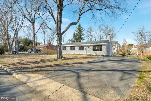 $5,500 | 6810 Weaver Avenue, McLean, VA 22101