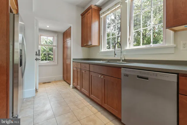 $1,239,000 | 2629 Washington Boulevard, Arlington, VA 22201