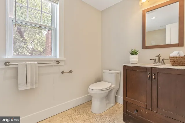 $1,239,000 | 2629 Washington Boulevard, Arlington, VA 22201