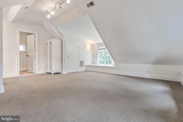 $1,239,000 | 2629 Washington Boulevard, Arlington, VA 22201