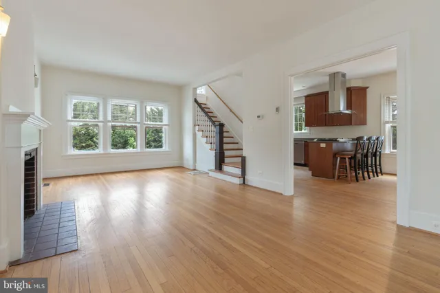 $1,239,000 | 2629 Washington Boulevard, Arlington, VA 22201