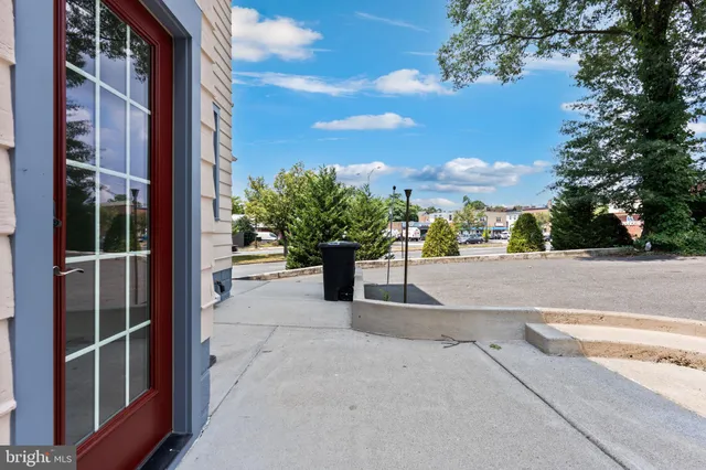 $1,239,000 | 2629 Washington Boulevard, Arlington, VA 22201