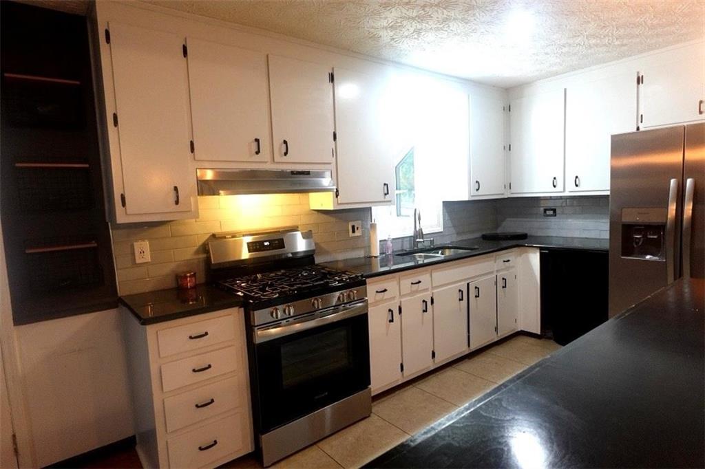 3820 Menloe Way Snellville, GA 30039 - Photo 3 of 5