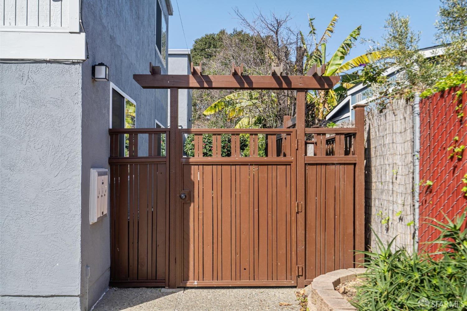 1649 Julia Street Berkeley, CA 94703 - Photo 9 of 28