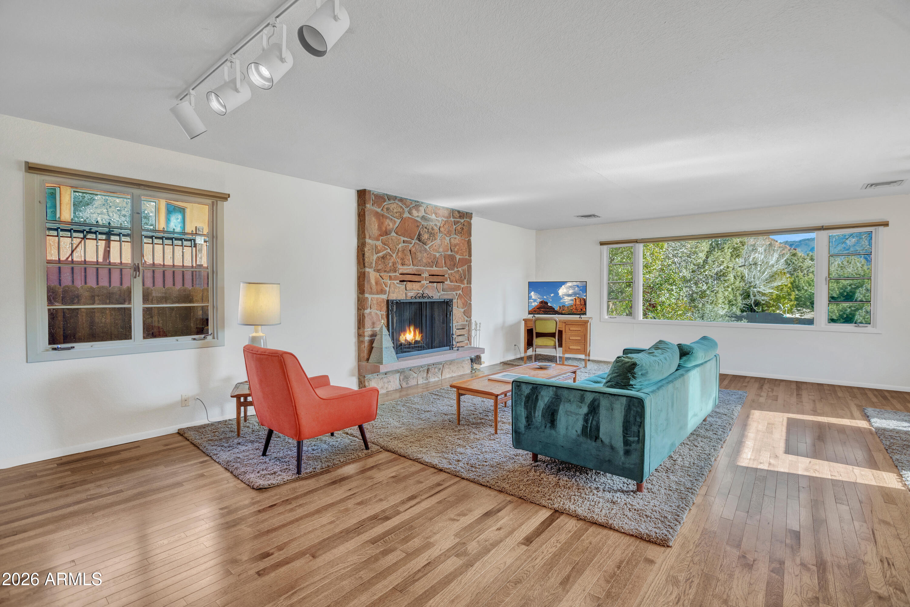 325 Smith Road Sedona, AZ 86336 - Photo 11 of 26 Smith - 0057X