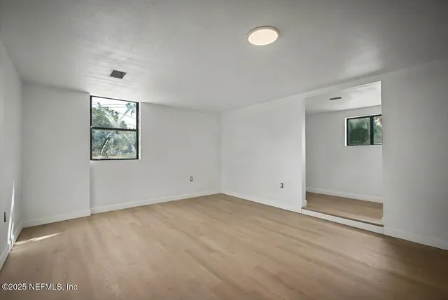 a view of empty room with window