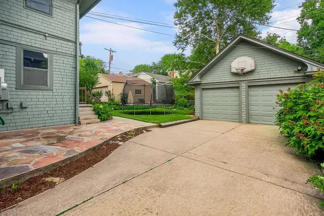 $550,000 | 28 West 58th Street, Kansas City, MO 64113