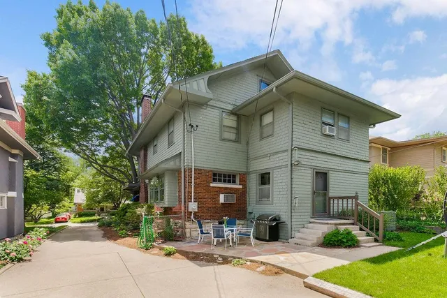$550,000 | 28 West 58th Street, Kansas City, MO 64113