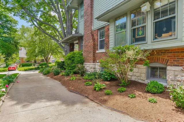 $550,000 | 28 West 58th Street, Kansas City, MO 64113