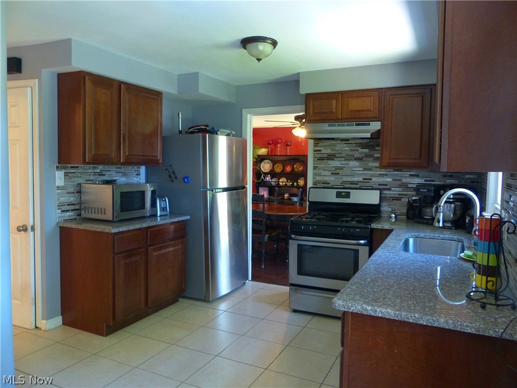 4921 Fairlawn Road Cleveland, OH 44124 - Photo 8 of 17 Gallery Image 8