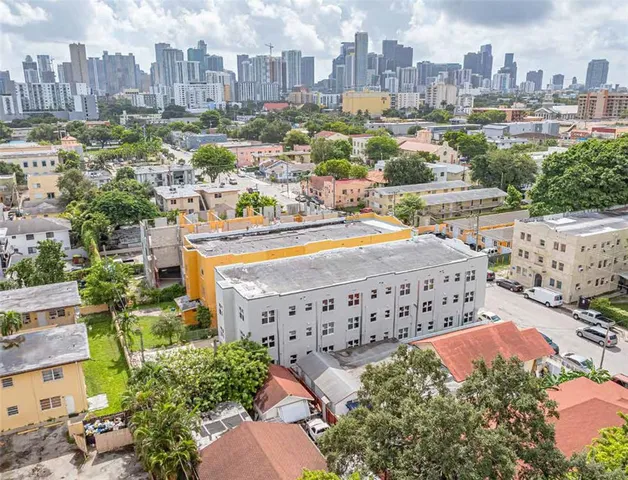 $2,000 | 1051 Northwest 2nd Street, Unit 10, Miami, FL 33128