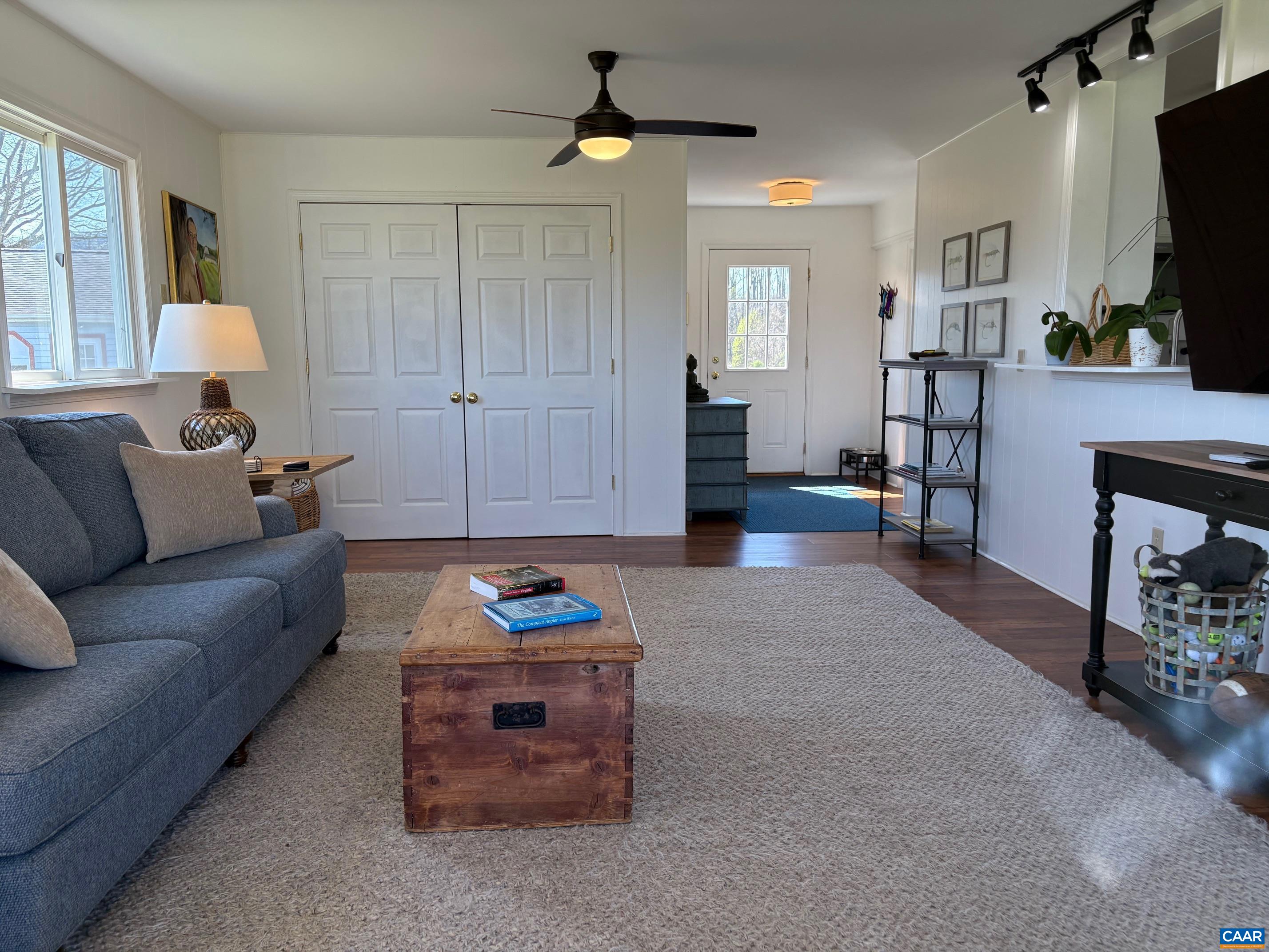 3716 Etlan Road Etlan, VA 22719 - Photo 7 of 53 Living room