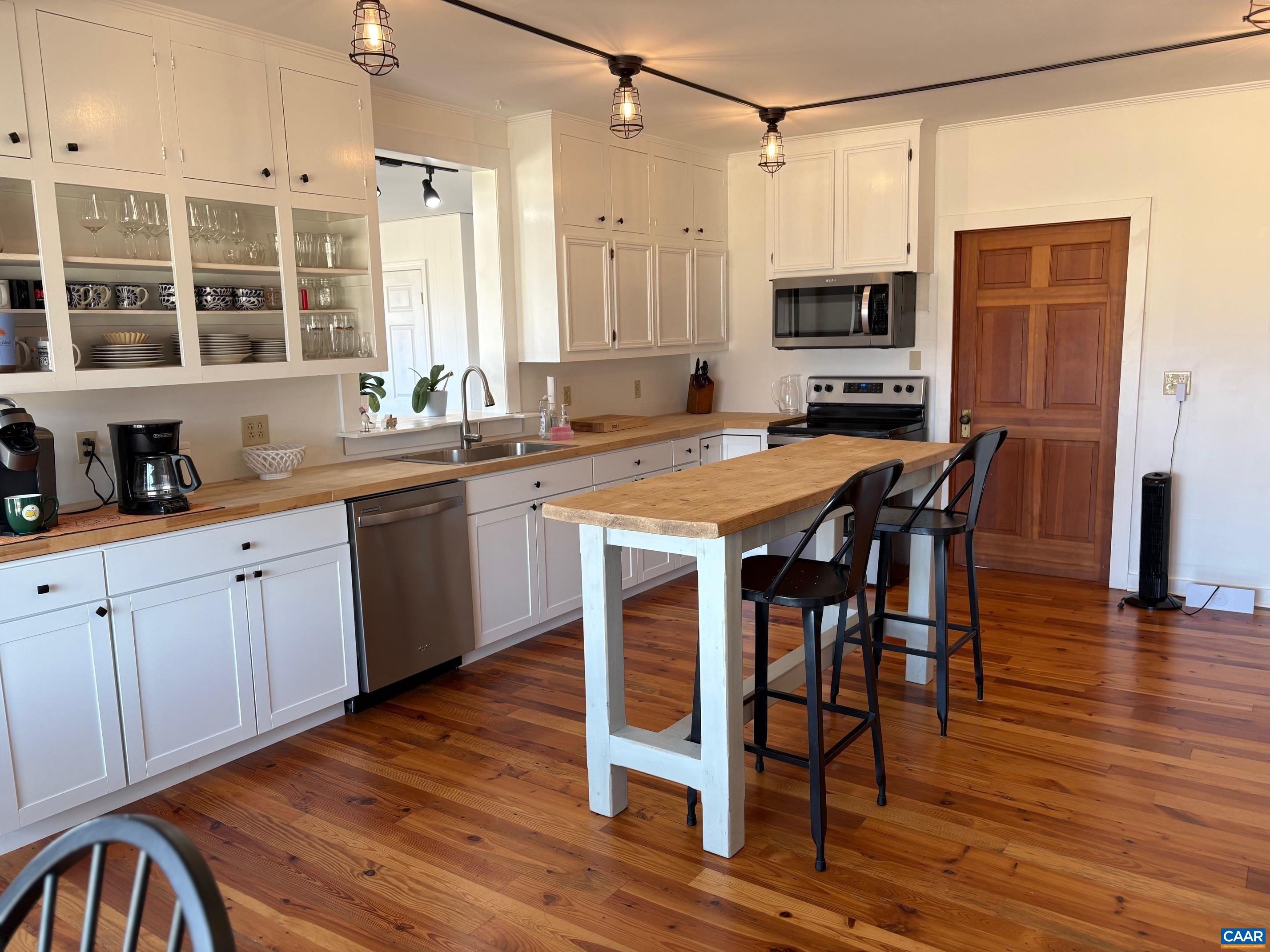 3716 Etlan Road Etlan, VA 22719 - Photo 10 of 53 Kitchen