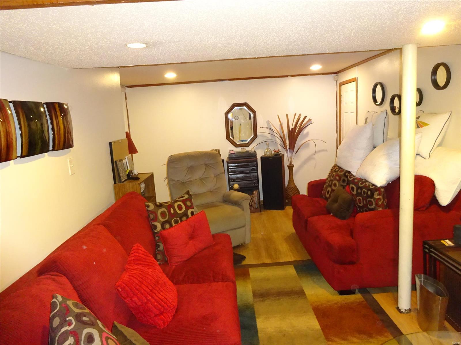 8909 Dever Drive Jennings, MO 63136 - Photo 13 of 15