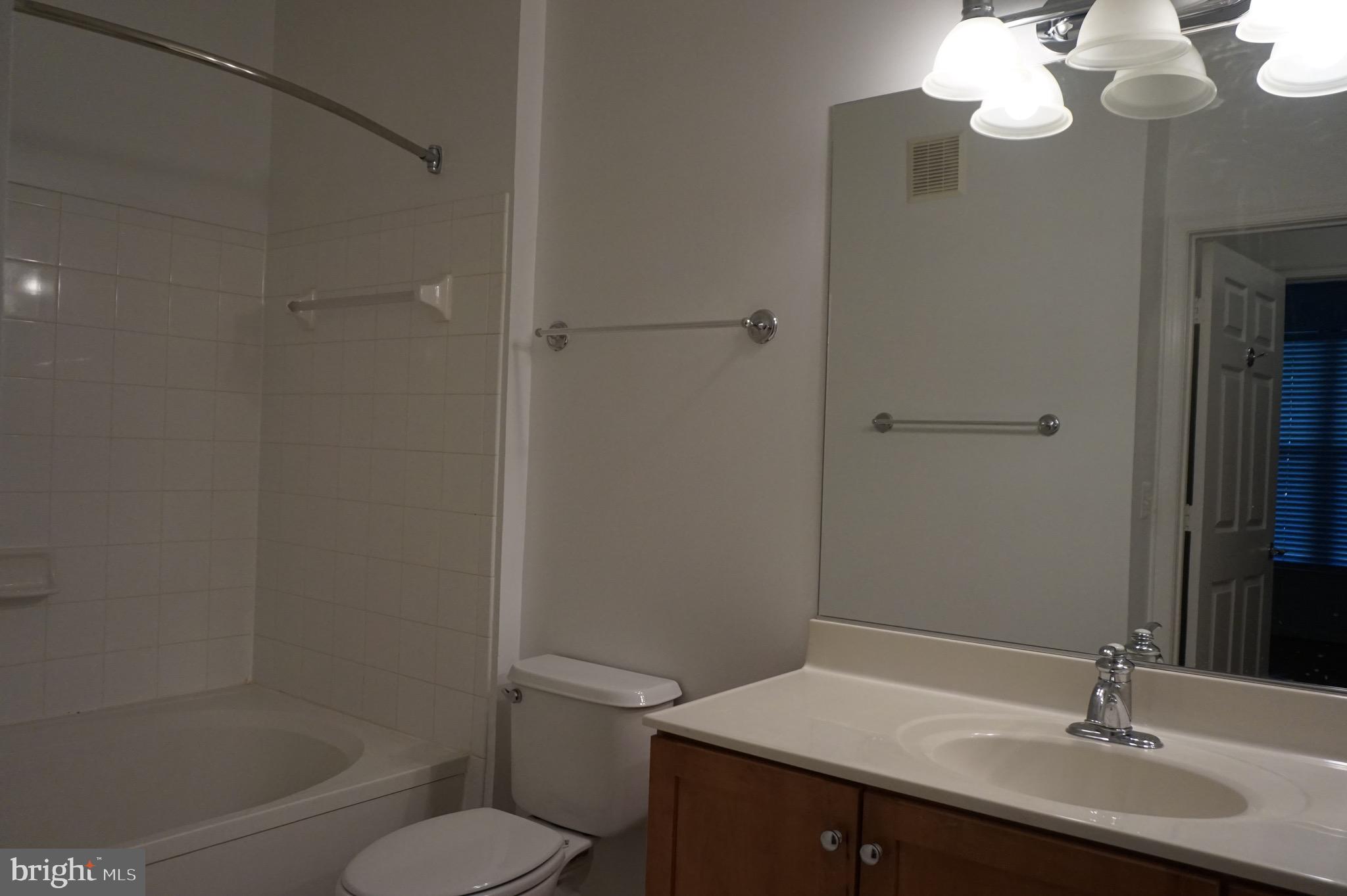 11750 Old Georgetown Road, Unit 2135 Rockville, MD 20852 - Photo 16 of 30 Full bath