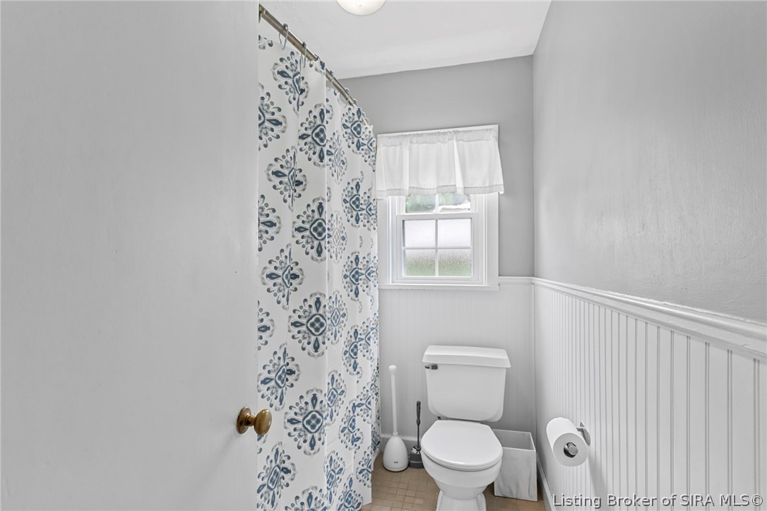 246 East Crowe Street Hanover, IN 47243 - Photo 16 of 28 Full Bathroom