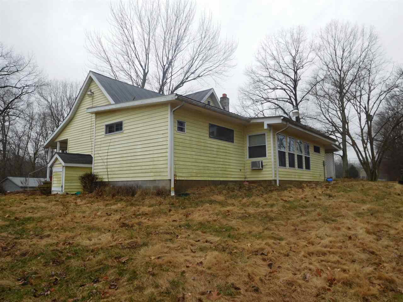 3915 East Stipp Road Bloomington, IN 47401 - Photo 2 of 5