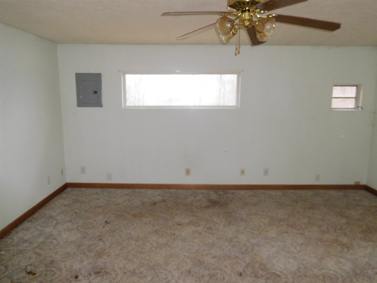3915 East Stipp Road Bloomington, IN 47401 - Photo 4 of 5