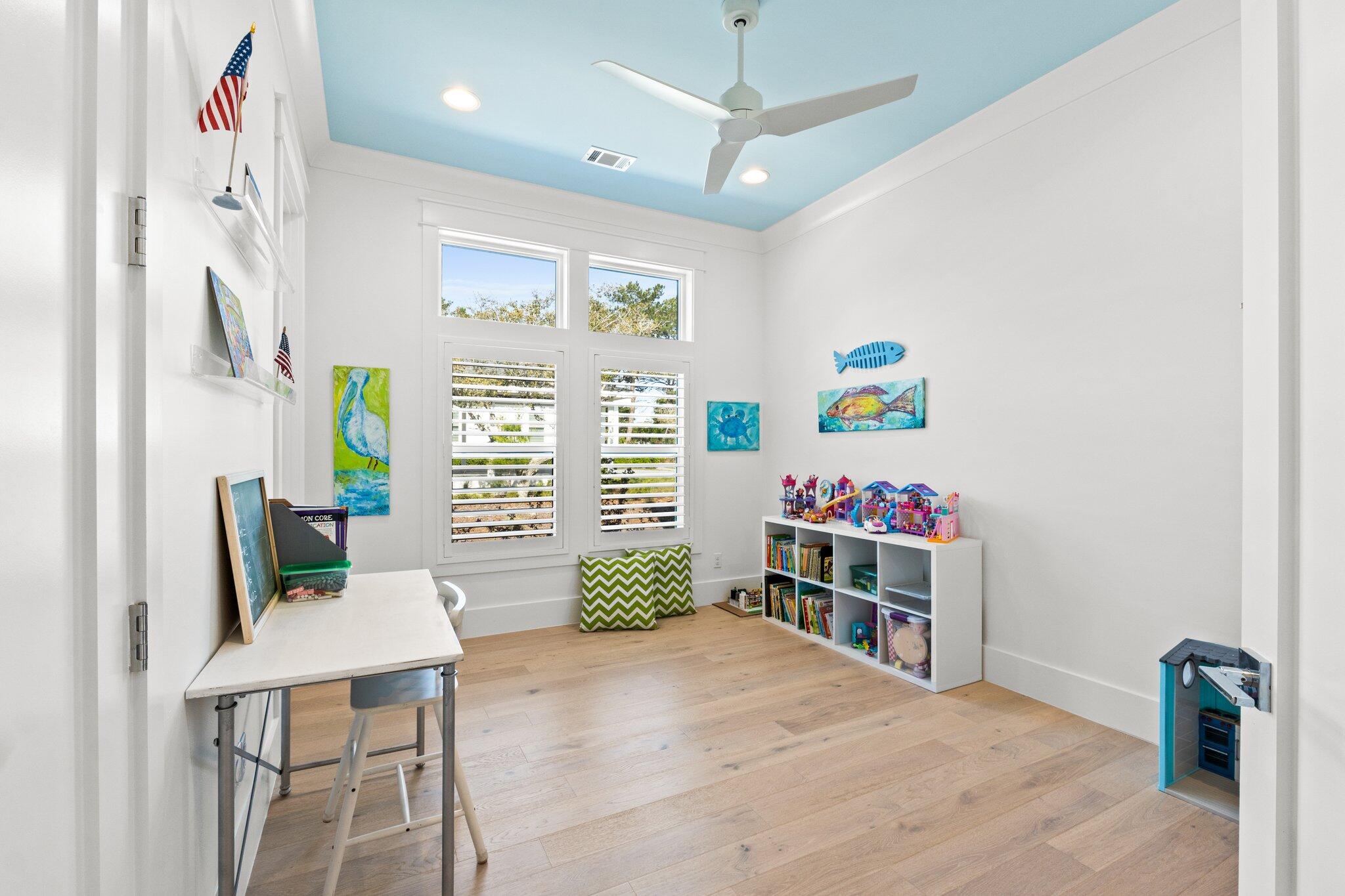 479 Ridge Road Santa Rosa Beach, FL 32459 - Photo 19 of 45 a living room with furniture and a window