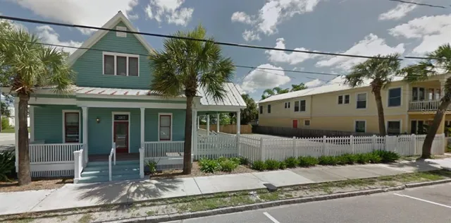 $30 | 2002 East 4th Avenue, Tampa, FL 33605