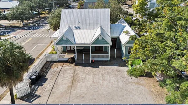 $30 | 2002 East 4th Avenue, Tampa, FL 33605