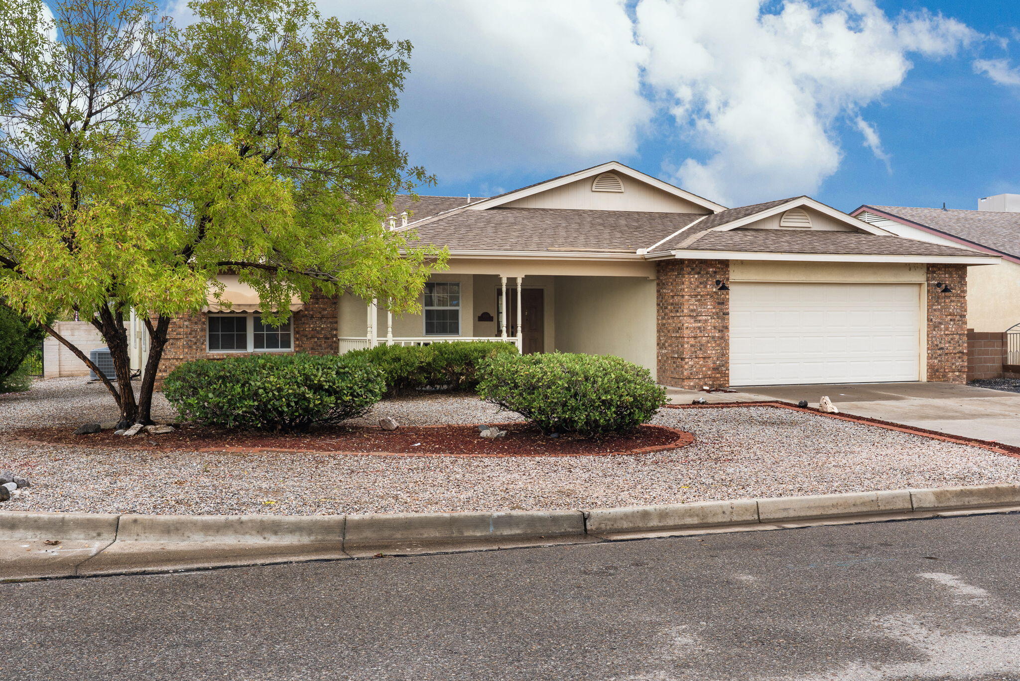 4101 Foxwood Trail Southeast Rio Rancho, NM 87124 - Photo 2 of 44 Gallery Image 2
