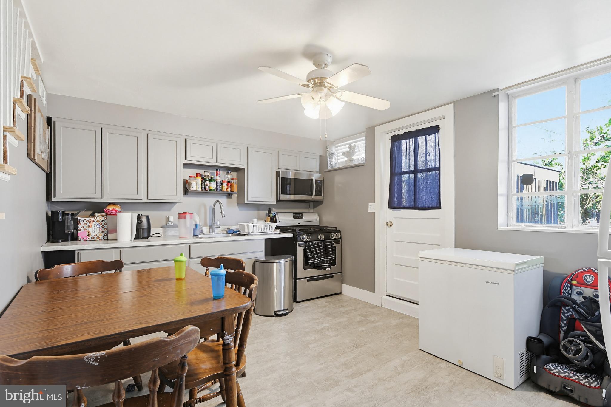 4028 Raymonn Avenue Baltimore, MD 21213 - Photo 2 of 36 Bright and inviting kitchen space.