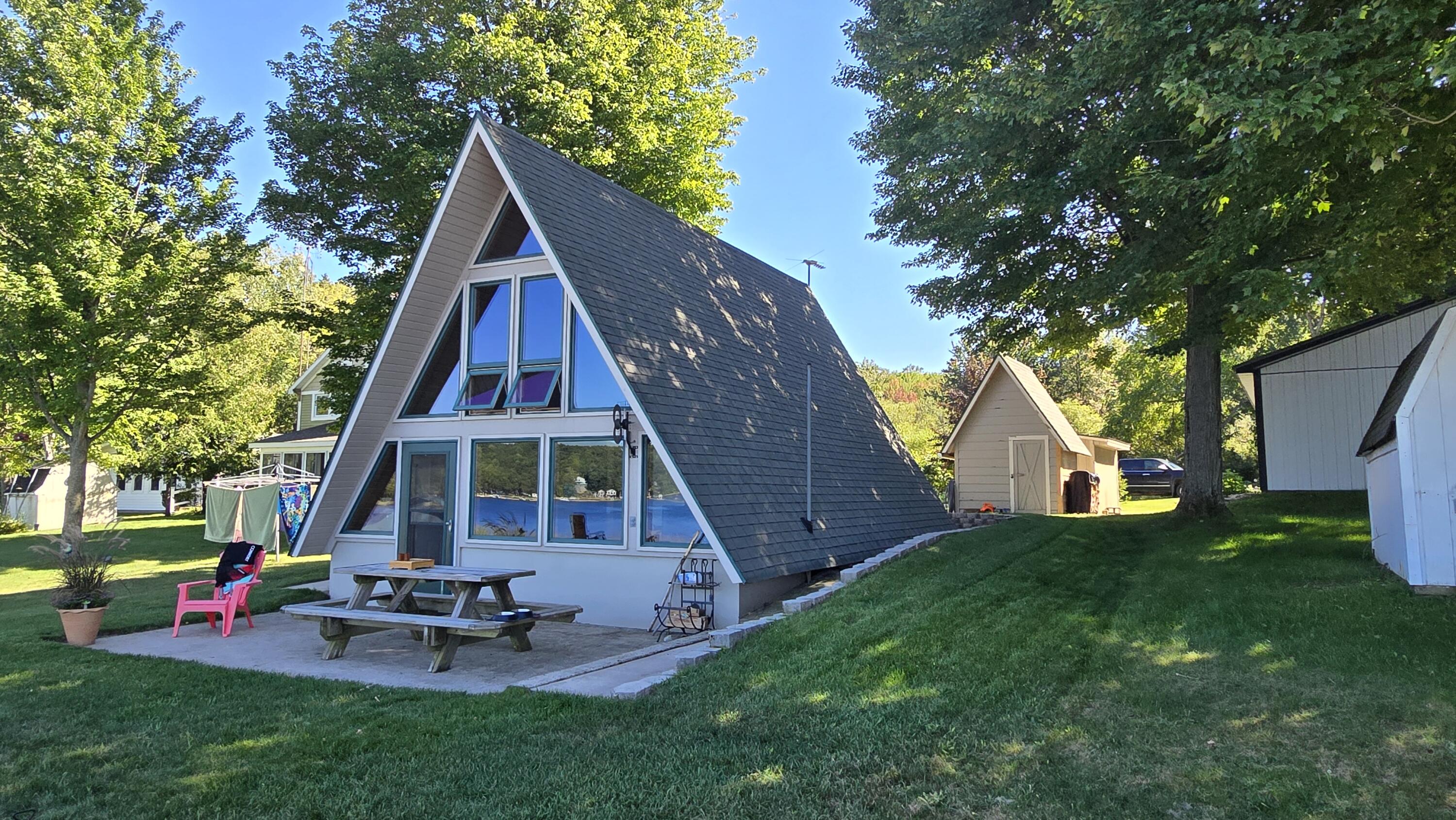 4268 East Town Line Road Fountain, MI 49410 - Photo 9 of 32 20240831_160254