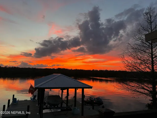 $585,000 | 215 Sportsman Drive, Welaka, FL 32193