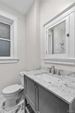 $1,695 | 2203 McCausland Avenue, Unit 1F, St. Louis, MO 63143