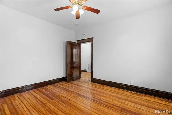 $1,695 | 2203 McCausland Avenue, Unit 1F, St. Louis, MO 63143