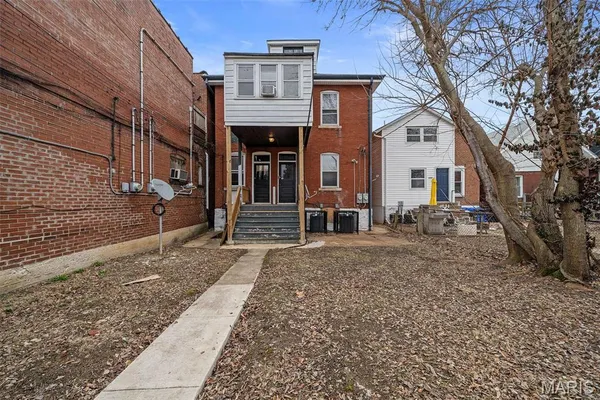 $1,695 | 2203 McCausland Avenue, Unit 1F, St. Louis, MO 63143