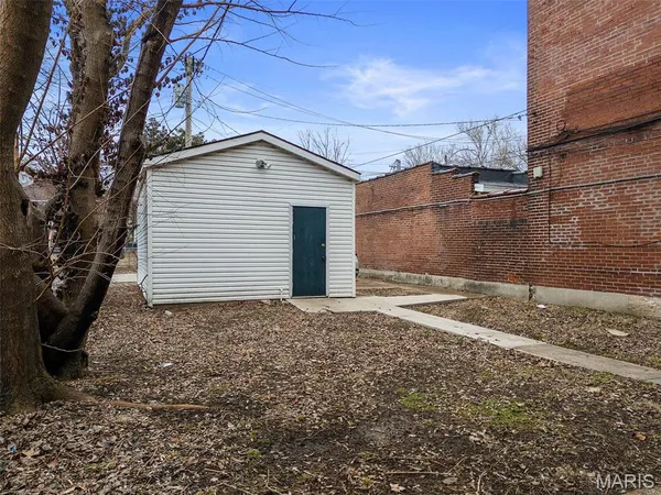 $1,695 | 2203 McCausland Avenue, Unit 1F, St. Louis, MO 63143