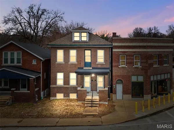 $1,695 | 2203 McCausland Avenue, Unit 1F, St. Louis, MO 63143