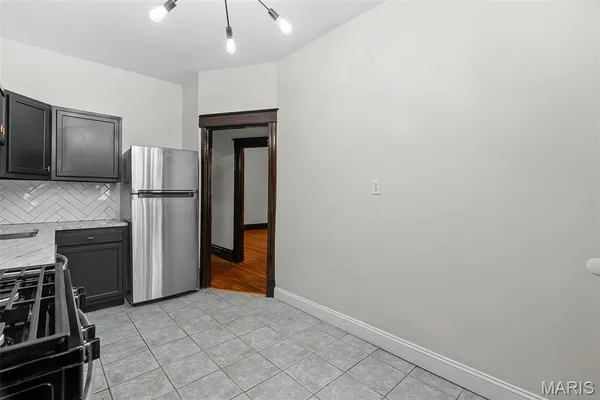 $1,695 | 2203 McCausland Avenue, Unit 1F, St. Louis, MO 63143