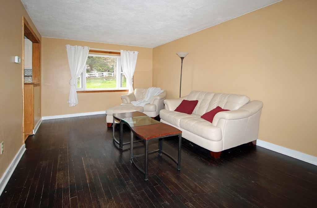 959 McCoy Road McKees Rocks, PA 15136 - Photo 3 of 23