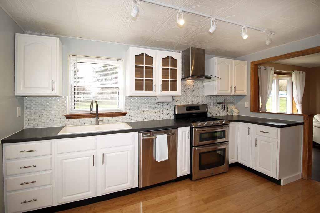 959 McCoy Road McKees Rocks, PA 15136 - Photo 5 of 23
