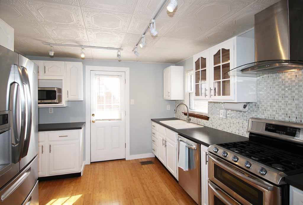 959 McCoy Road McKees Rocks, PA 15136 - Photo 7 of 23