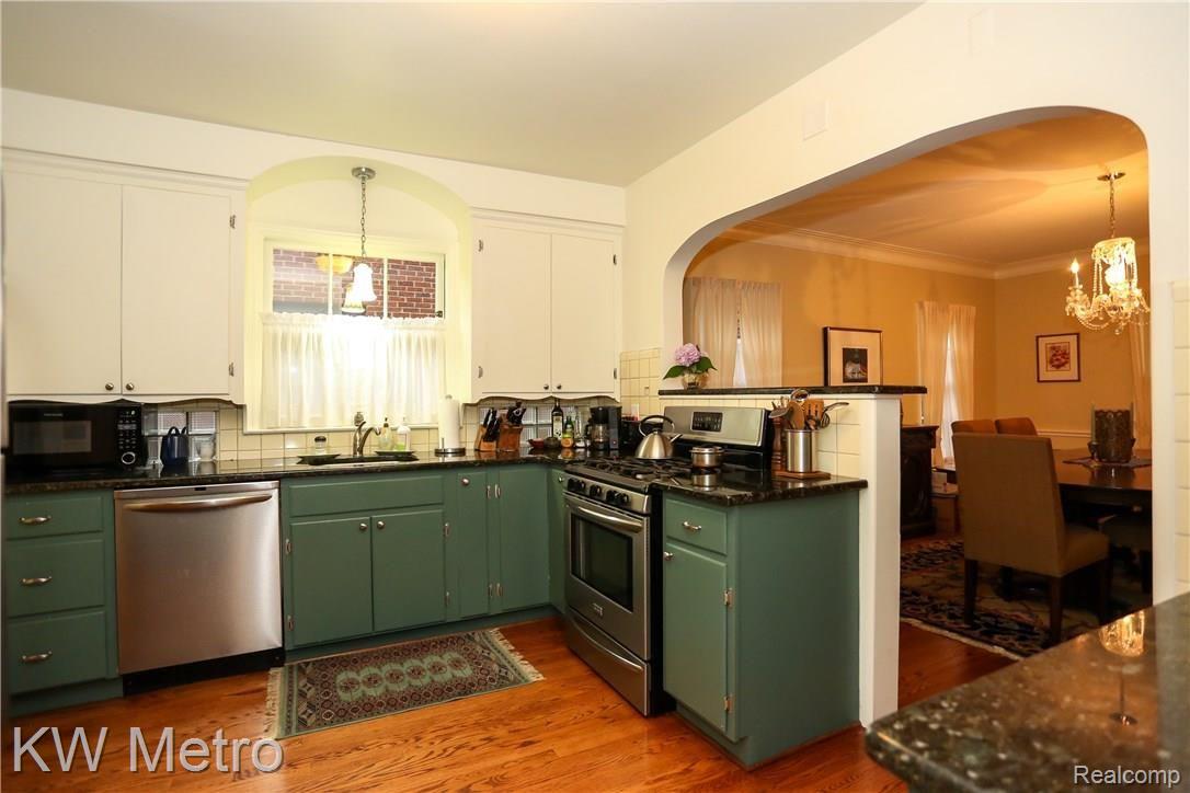 19590 Stratford Road Detroit, MI 48221 - Photo 11 of 38 Stratford-11.jpg
