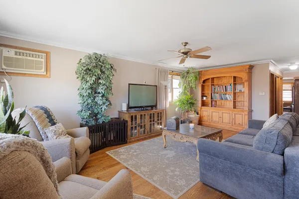 $679,000 | 314 North Cedar Avenue, Wood Dale, IL 60191