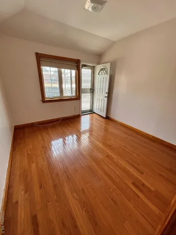 $3,650 | 53-11 193rd Street, Unit 2 | Auburndale