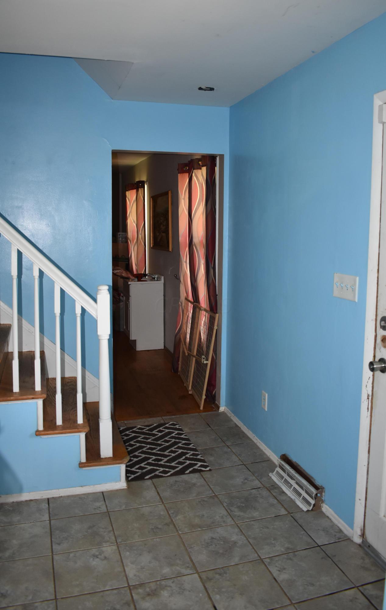 1375 Bonnie Ridge Road Columbus, OH 43228 - Photo 9 of 27