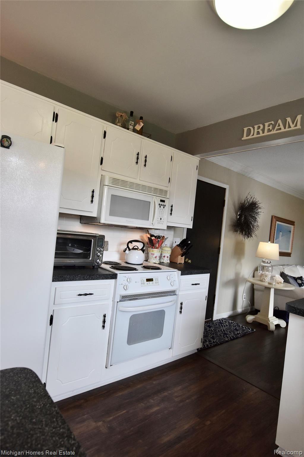 5385 Old Franklin Road Grand Blanc, MI 48439 - Photo 8 of 30 Kitchen