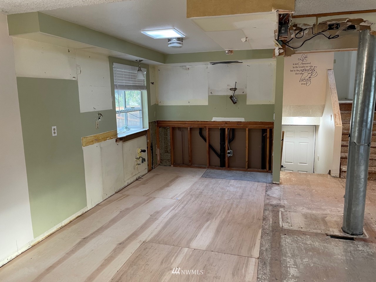 22020 5th Avenue West Bothell, WA 98021 - Photo 3 of 12 a view of a walk in closet