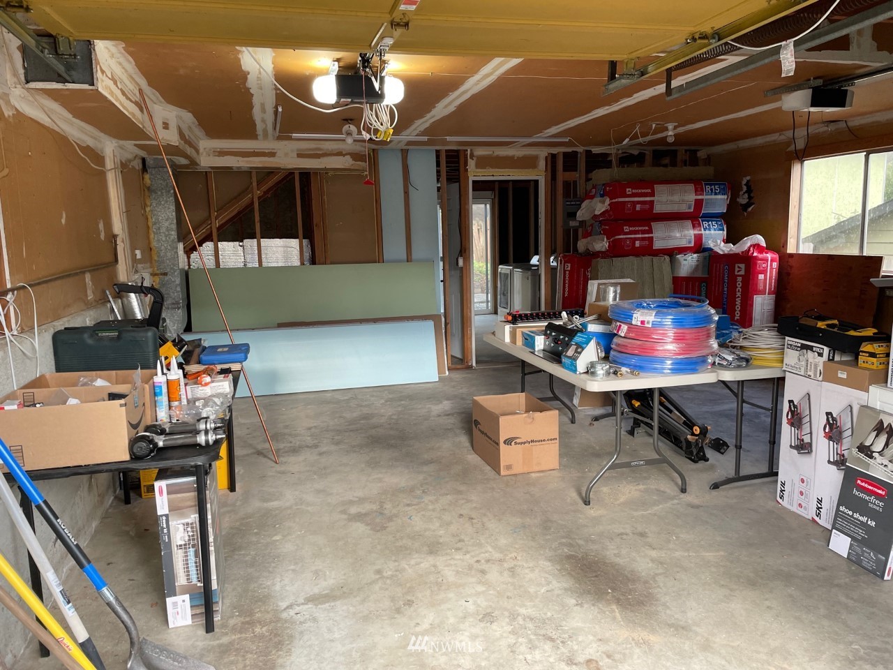 22020 5th Avenue West Bothell, WA 98021 - Photo 10 of 12 a view of store room with furniture