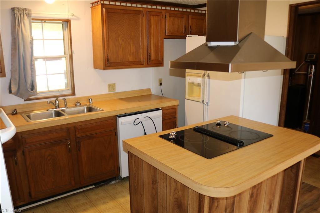 1116 Kentmere Road Greensboro, NC 27406 - Photo 11 of 42