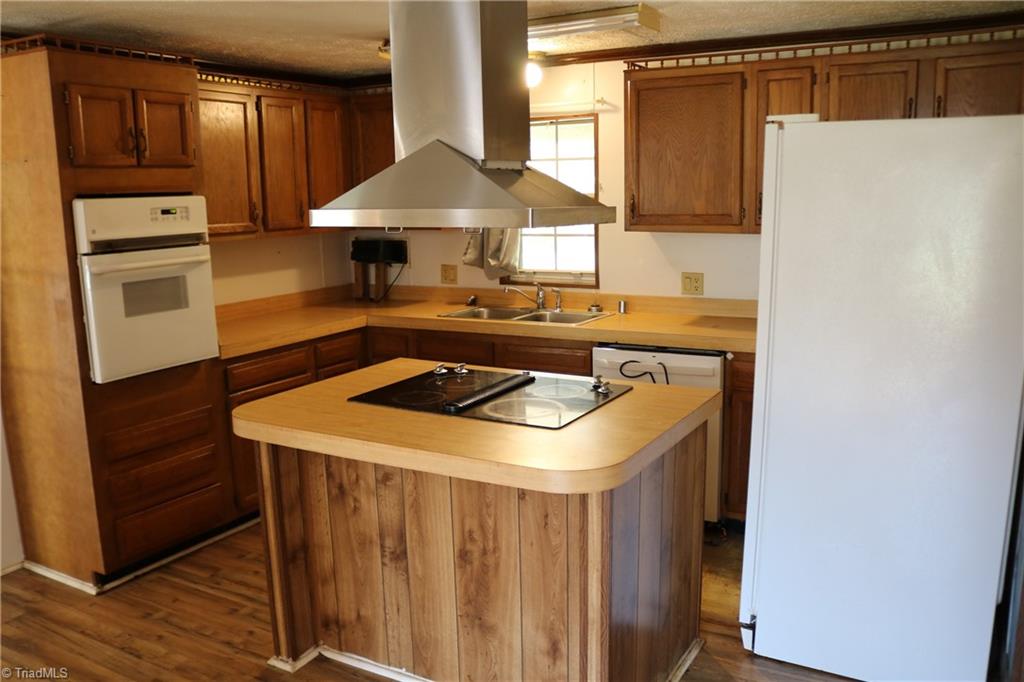 1116 Kentmere Road Greensboro, NC 27406 - Photo 12 of 42