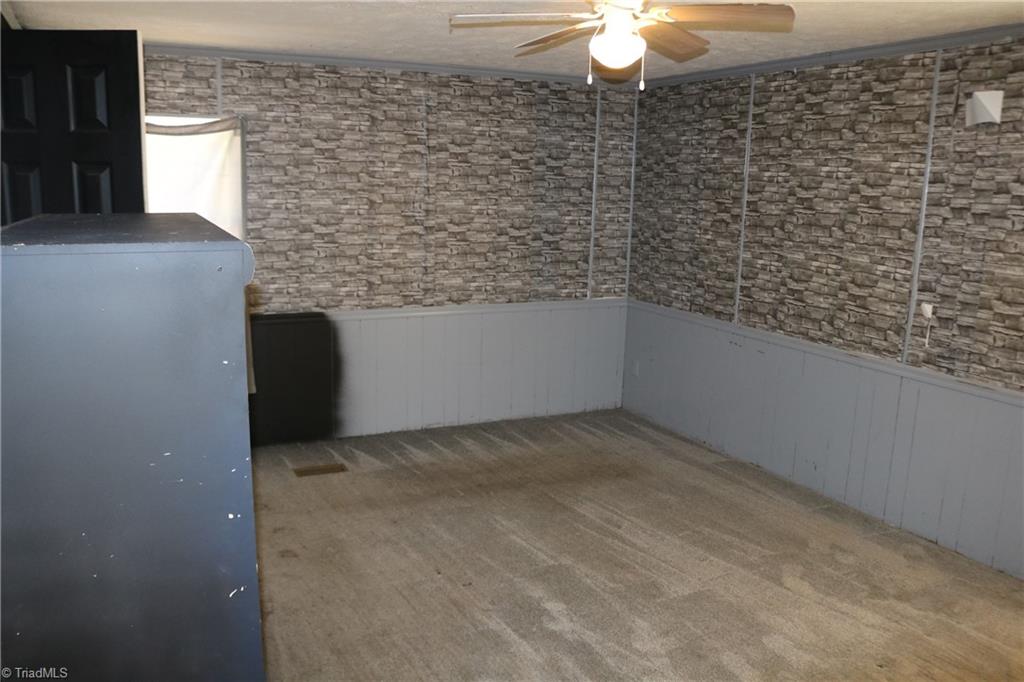 1116 Kentmere Road Greensboro, NC 27406 - Photo 18 of 42